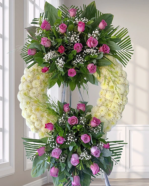 Arreglo fúnebre elaborada con flores naturales