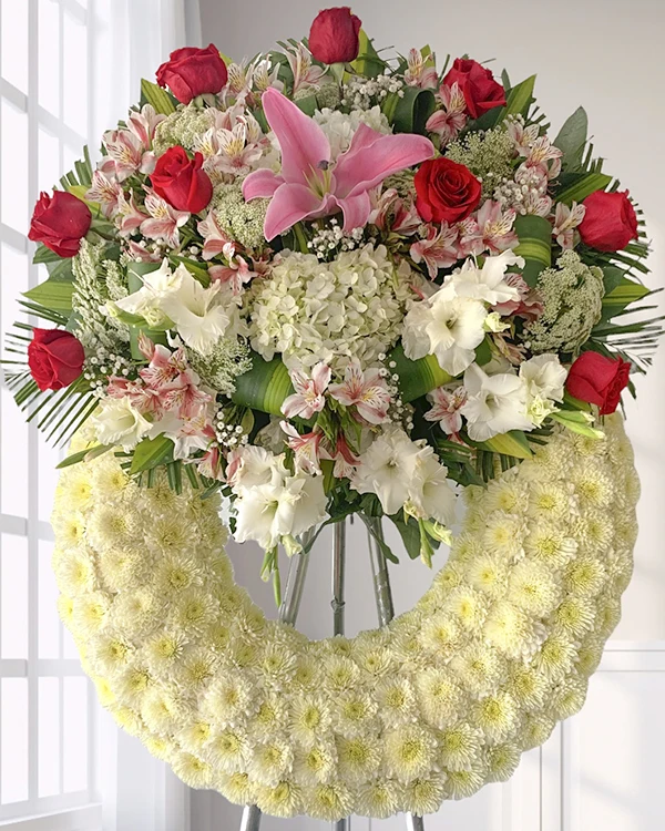Corona de flores fúnebres para sepelio