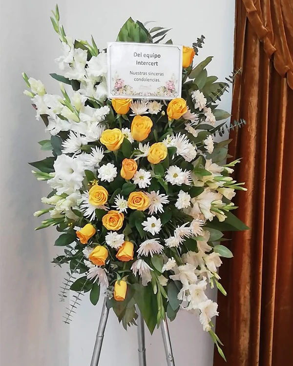 Arreglos florales fúnebres para mujeres en Magdalena del Mar