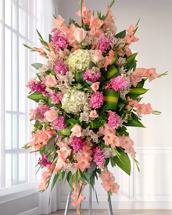 Arreglo floral fúnebre en homenaje especial